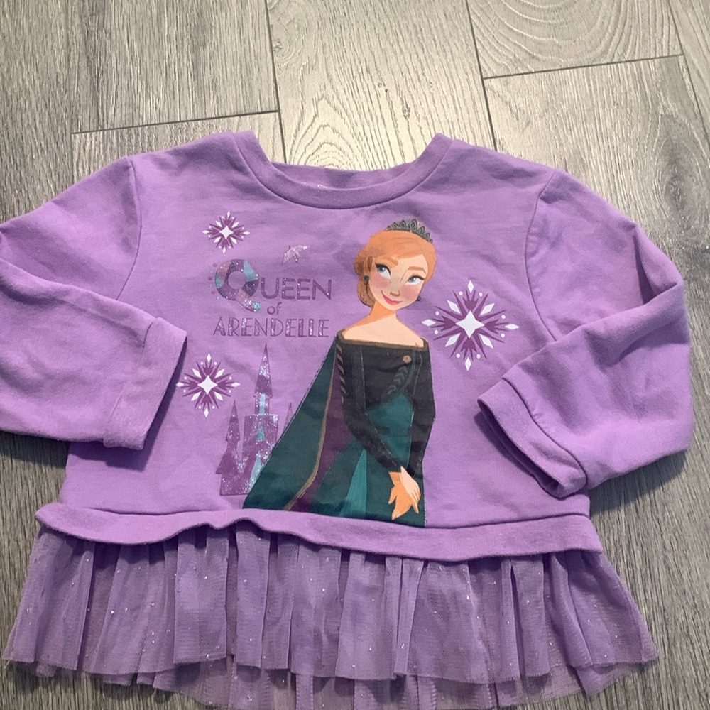 Disney Top sz 3-4 like new